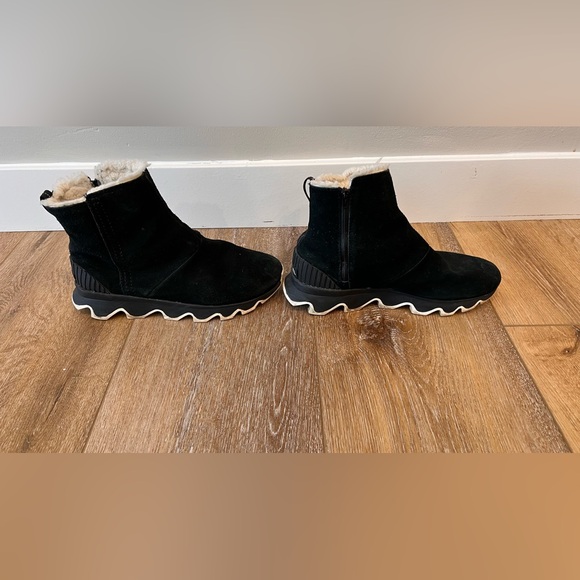 Women Sorel Boots - Picture 3 of 4